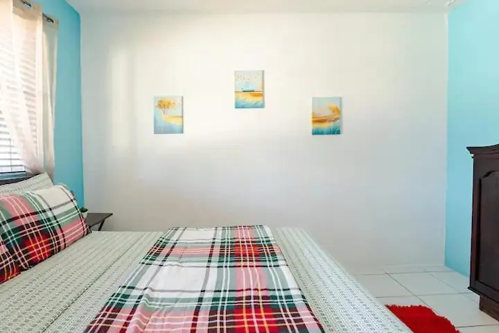 Tropicabana Nassau 0*,