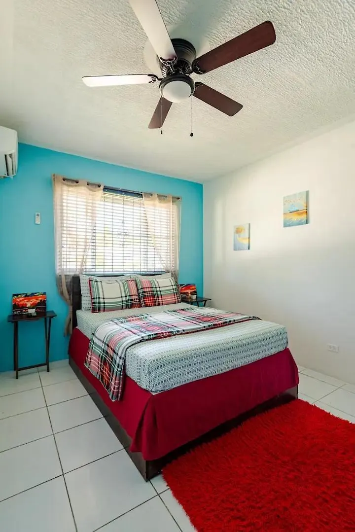 Tropicabana Nassau Apartman